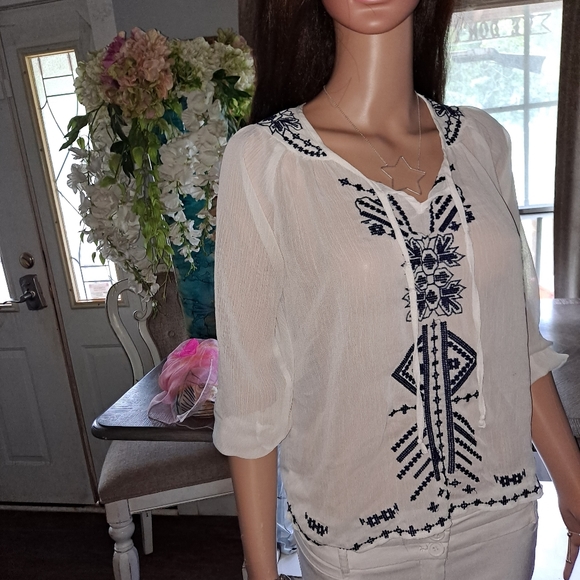 Rue 21 shirt, size s - Picture 2 of 4